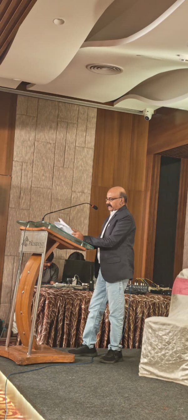 এআই যতই এগোক, রাজনৈতিক কার্টুনে মানুষের বিকল্প নয়: সুবানি