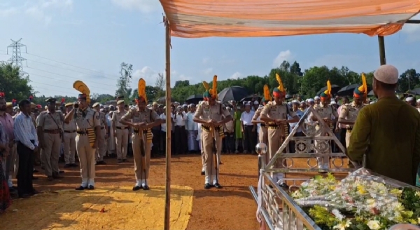 ফয়জুর রহমানকে শেষ শ্রদ্ধা