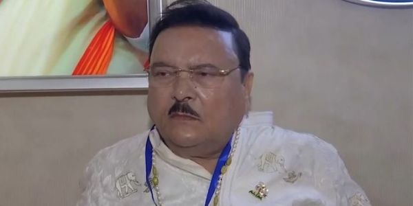 মদনের বাড়িতে ইডি-র হানা, নিয়োগ দুর্নীতিতে চলছে তল্লাশি
