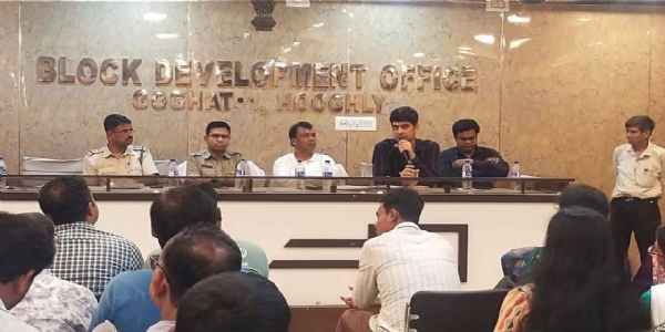সরকারি পরিষেবা আরও স্বচ্ছ ও গতিশীল করতে গোঘাট-১ বিডিও অফিসে প্রশাসনিক বৈঠক