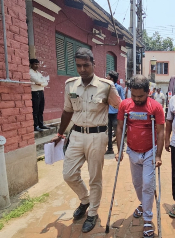 গ্রেপ্তার উপ প্রধানের স্বামী