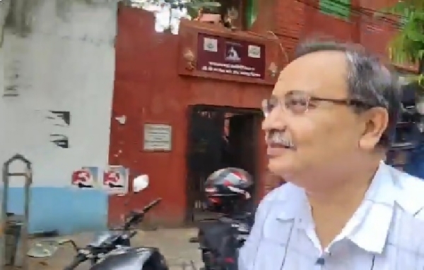 সিআইডি-র সমনে সাড়া কুণালের, দিলেন তদন্তে সহযোগিতার আশ্বাস সিআইডি-র সমনে সাড়া কুণালের, দিলেন তদন্তে সহযোগিতার আশ্বাস