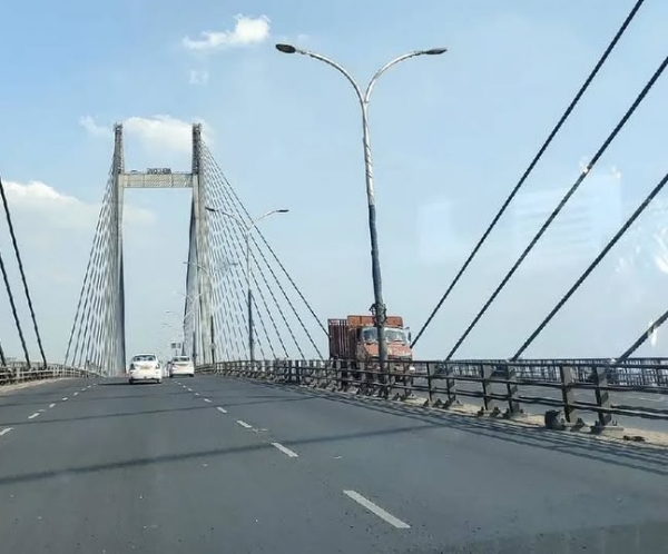 ফের বন্ধ দ্বিতীয় হুগলি সেতু, রবিবাসরীয় ছুটির দিনে ভোগান্তি