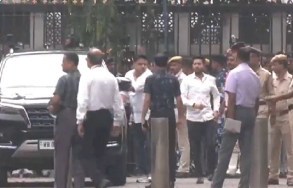 ভবানী ভবনে হাজিরা অভিষেকের, বাইরে আঁটোসাঁটো নিরাপত্তা