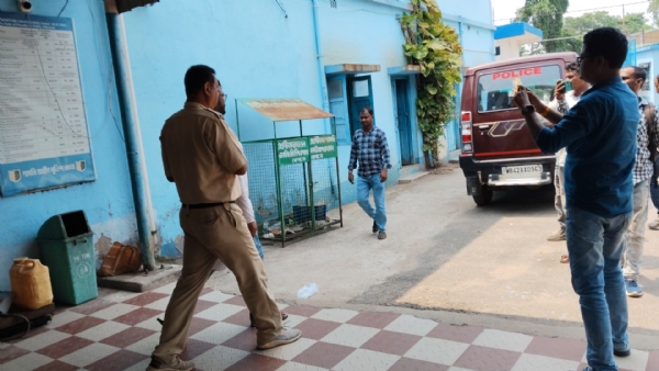 গোঘাটে গ্রেপ্তার তৃণমূল নেতা গোঘাটে গ্রেপ্তার তৃণমূল নেতা