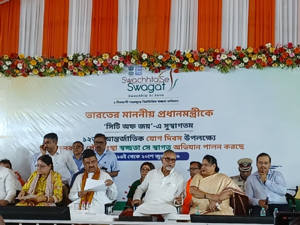 কলকাতা পুরসভার কেন্দ্রীয় ভবনে মুখ্যমন্ত্রী