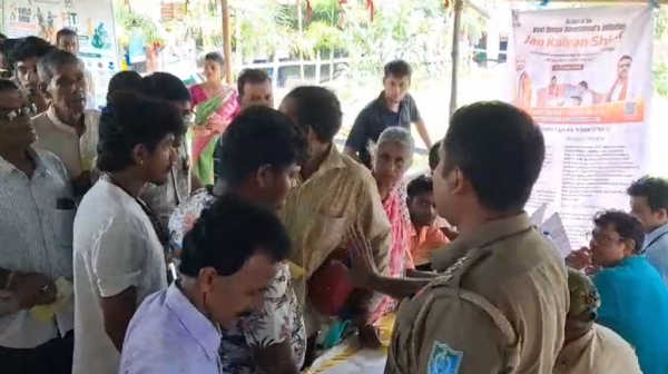 গোঘাটে জনকল্যাণ ক্যাম্পে বিক্ষুব্ধ জনতা