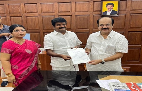ইস্তফা দিলেন এআইএডিএমকে বিধায়ক সি বিজয়ভাস্কর