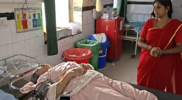 নিয়ন্ত্রণ হারিয়ে ডিভাইডার টপকে খাদে গাড়ি, মৃত দুই , আহত এক