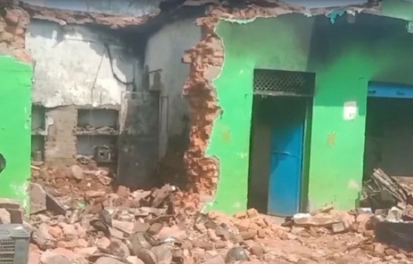 মধ্যপ্রদেশের শিবপুরীতে বিস্ফোরণে বাড়ি ধস,মৃত্য ৪ বছরের শিশু
