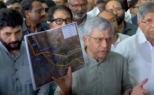 পুণে-শিরডি নতুন ট্রেন পরিষেবার সূচনা রেলমন্ত্রীর, রেল পরিষেবার উন্নয়নে জোর
