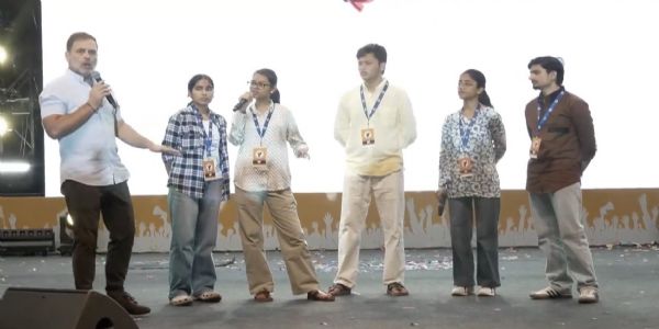 বর্তমান শিক্ষা ব্যবস্থা কর্মসংস্থানের নিশ্চয়তা দেয় না, গোটা ব্যবস্থার পরিবর্তন জরুরি: কোটায় রাহুল গান্ধী