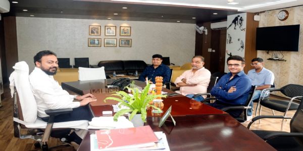 বেঙ্গল টি - ২০ ক্রিকেট লিগের ফাইনালে আমন্ত্রণ, ক্রীড়ামন্ত্রীর সঙ্গে আলোচনা সৌরভের