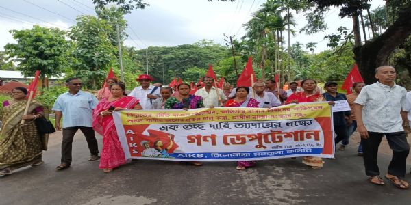 ১১ দফা দাবিতে বিডিও-র নিকট কৃষক সভার স্মারকলিপি, বিলোনিয়ায় গণডেপুটেশন