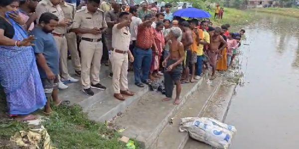বসিরহাট জেলা হাসপাতাল চত্বরে খাল থেকে বস্তাবন্দি বৃদ্ধের দেহ উদ্ধার, আর্থিক লেনদেনের জেরে খুনের অভিযোগে আটক এক