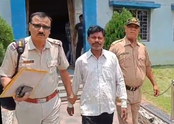 জাঙ্গিপাড়াতে গ্রেপ্তার তৃণমূল সদস্য