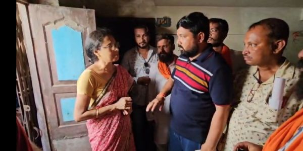 ১২ বছর পর দখলমুক্ত বাড়ি ফিরে পেলেন উত্তরাধিকারী, উপস্থিত বিধায়ক বিমান ঘোষ