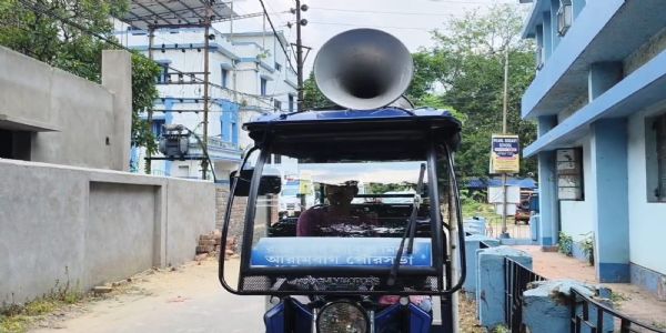 সরকারি জায়গা ফাঁকা করতে পৌরসভার মাইকিং প্রচার আরামবাগে