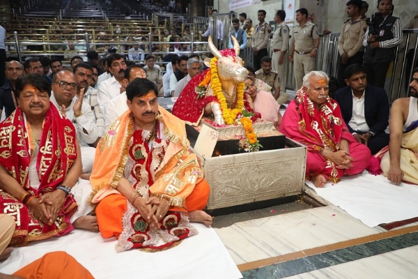 মহাকালের শয়ন আরতিতে কেন্দ্রীয় মন্ত্রী মনোহরলাল, সঙ্গে মুখ্যমন্ত্রী মোহন যাদব