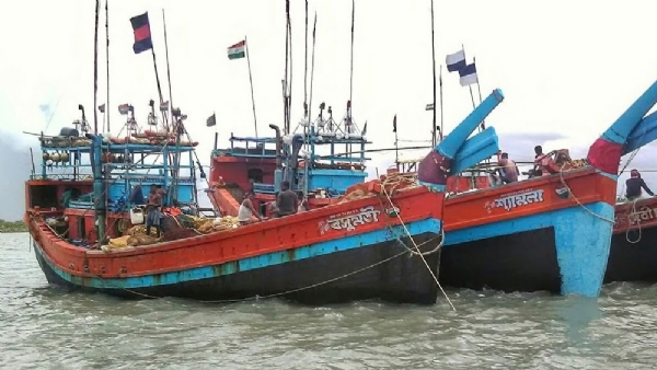 ট্রলার থেকে নদীতে পড়ে নিখোঁজ মৎস্যজীবী, তল্লাশি অব্যাহত
