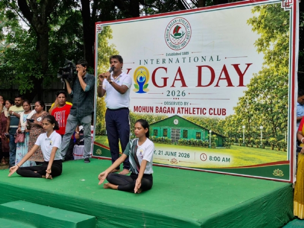 মোহনবাগান ক্লাবের উদ্যোগে যোগ দিবস পালন