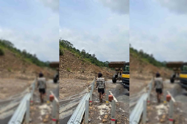 জাটিঙ্গায় ২৭ নম্বর জাতীয় সড়কে ভূমিধস