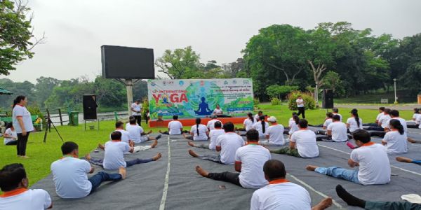 বোটানিক্যাল গার্ডেন-সহ হাওড়ার একাধিক সংস্থায় যোগ দিবস পালন