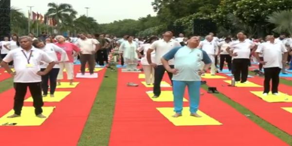 যোগ শান্ত মনে দীর্ঘ সময় কাজ করতে অনুপ্রাণিত করে, মন্তব্য জে পি নাড্ডার