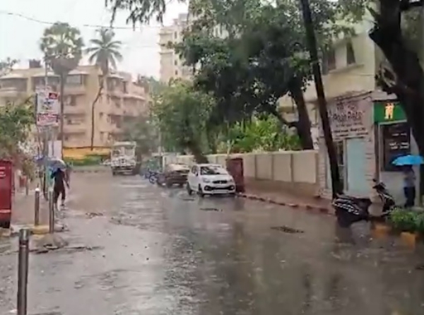 অবশেষে স্বস্তির বৃষ্টি মুম্বইয়ে, প্রাক বর্ষার বর্ষণ শুরু বাণিজ্যনগরীতে