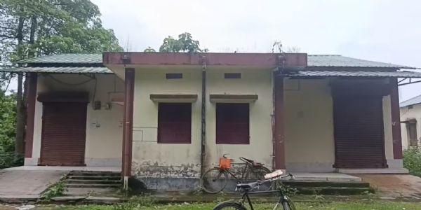 কাঞ্চনমালা কৃষি বীজাগার অফিসে কর্মীদের দেরিতে উপস্থিতি, ক্ষোভে কৃষকরা