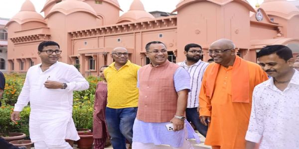 শ্রীভূমি শহরে অবস্থিত রামকৃষ্ণ মিশনে মন্ত্রী কৃষ্ণেন্দু পাল