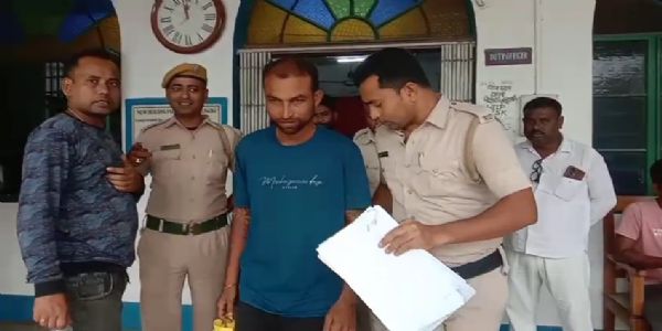 শান্তিপুরে গৃহবধূর মুখে অ্যাসিড ঢালার অভিযোগ, স্বামী গ্রেফতার, পলাতক শ্বশুরবাড়ির আরও সদস্য
