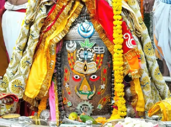 মহাকালের ভস্ম আরতির বুকিংয়ে নতুন নিয়ম, এক মোবাইল নম্বরে তিন মাসে মিলবে একবারই অনুমতি মহাকালের ভস্ম আরতির বুকিংয়ে নতুন নিয়ম, এক মোবাইল নম্বরে তিন মাসে মিলবে একবারই অনুমতি