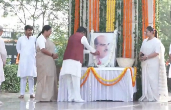 প্রয়াণ বার্ষিকীতে শ্যামাপ্রসাদকে শ্রদ্ধার্ঘ্য অর্পণ দিল্লিতে