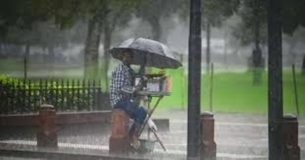 কলকাতায় ব্যাপক ঝড়-বৃষ্টি