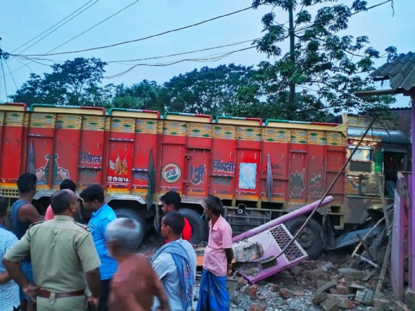 দুর্ঘটনা আরামবাগের