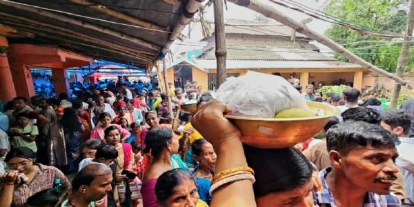 দশহারাতে আরামবাগে জমজমাট মনসা পূজা