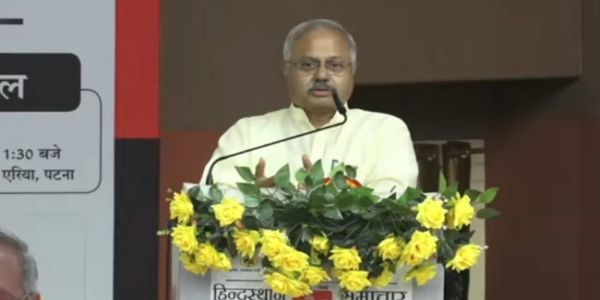 (আপডেট) জরুরি অবস্থা শিখিয়েছে, গণতন্ত্র রক্ষার জন্য সমাজের সতর্ক থাকা জরুরি: সুনীল আম্বেকর