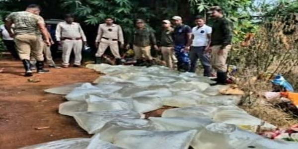 হুগলি গ্রামীণ পুলিশের চোলাই মদের বিরুদ্ধে করা অভিযান