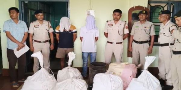আগরতলায় বাজেয়াপ্ত ১৪৩৫ শিশি নিষিদ্ধ কফ সিরাপ, গ্রেফতার ২