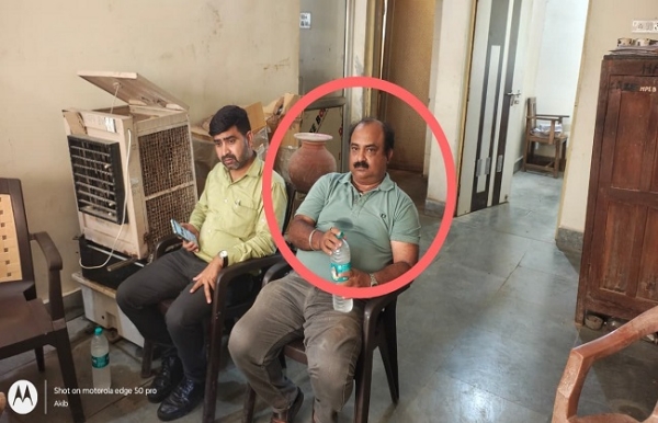 দামোহে ২ হাজার টাকা ঘুষ নিতে গিয়ে বিদ্যুৎ বিভাগের অ্যাসিস্ট্যান্ট ইঞ্জিনিয়ার গ্রেফতার
