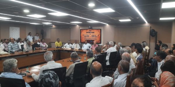 ইন্দিরা গান্ধীর ‘ভুল রাজনৈতিক অনুমান’ই শেষ পর্যন্ত ভারতের গণতন্ত্র পুনরুদ্ধারের মোড় ঘুরিয়ে দিয়েছিল : রাম বাহাদুর রায়