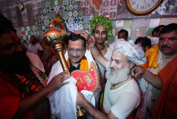 রাম জন্মভূমি ও হনুমানগড়ি মন্দির দর্শনে আপ নেতা অরবিন্দ কেজরিওয়াল