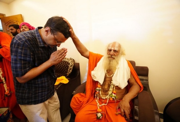 রাম জন্মভূমি ও হনুমানগড়ি মন্দির দর্শনে আপ নেতা অরবিন্দ কেজরিওয়াল