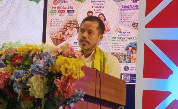 সমবায় মন্ত্রী