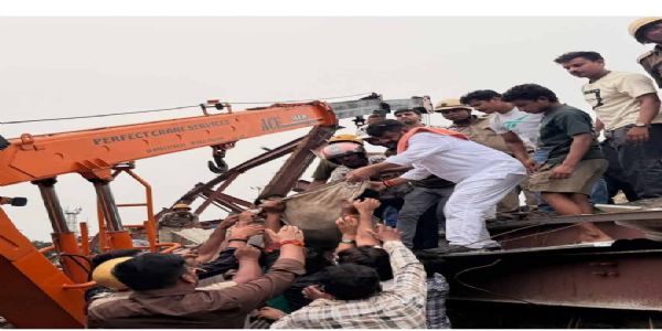 তারাতলা গুদাম দুর্ঘটনা: চতুর্থ দিনেও জারি তল্লাশি, ‘ম্যাসিভ কাটিং’-এর আগে নিশ্চিত হতে চায় প্রশাসন