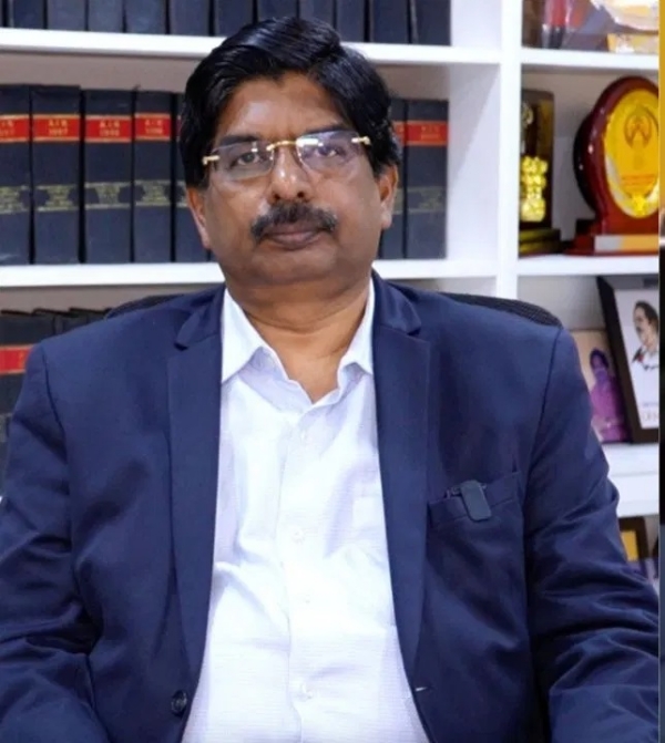 মুখ্যমন্ত্রীর সরকারি বৈঠকে সরকারি পদে না থাকা দুই ব্যক্তির উপস্থিতি ঘিরে বিতর্ক, গোপনীয়তার শপথ ভঙ্গের অভিযোগ ডিএমকে সাংসদের