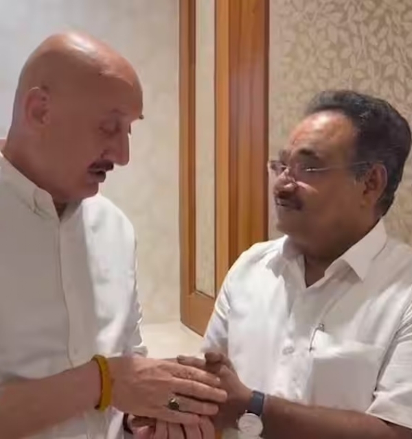 শমীকের সঙ্গে সাক্ষাৎ অনুপমের, মাথার চুল নিয়েও হল কথা