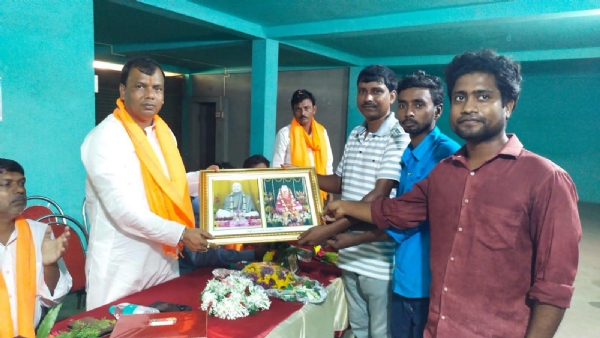 বিদ্যুৎ দপ্তরের গোঘাট বিধায়ক কে সম্বর্ধনা