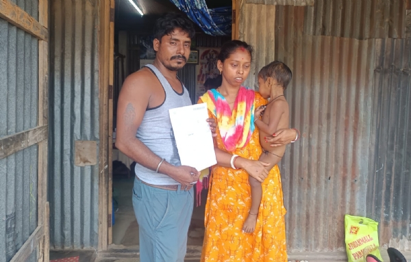 অসুস্থ শিশু ও মা বাবা